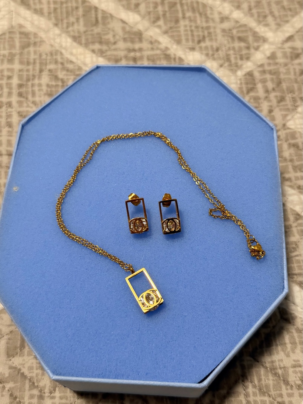 Gold-tone Rectangular Pendant Necklace & Stud Earrings Set